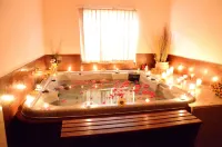 Chokhi Dhani Resort Jaipur - Bathtub