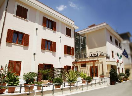 Hotel Diana