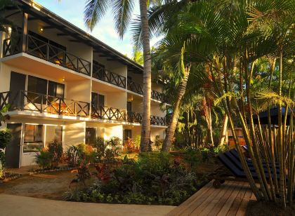 Oasis Palms Hotel