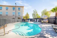Comfort Inn & Suites Las Vegas - Nellis - 2 Yıldız