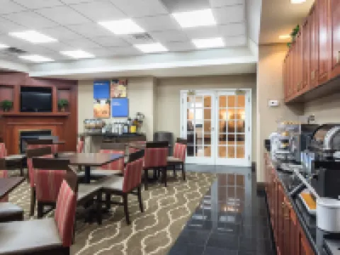 コンフォート・イン＆スイーツ・アトランタ/スミーナ スマーナのホテル