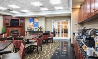 Comfort Inn & Suites Atlanta-Smyrna