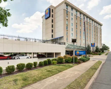 Comfort Inn & Suites Presidential Hotels in Little Rock