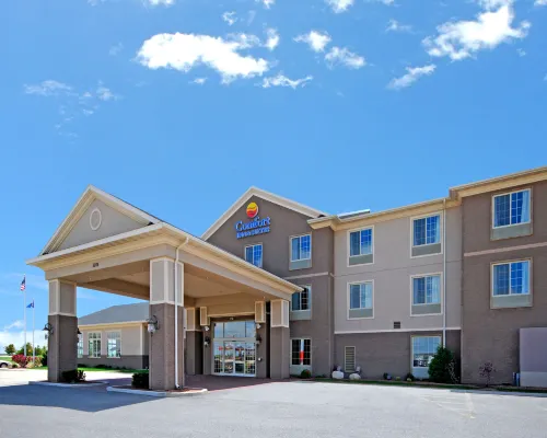Comfort Inn & Suites Madison North Hotels in Waunakee