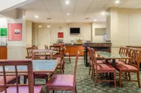 Comfort Suites Near Penn State - State College, PA - servizio colazione