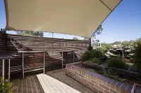 Melton Hotel Hotels in Lidcombe