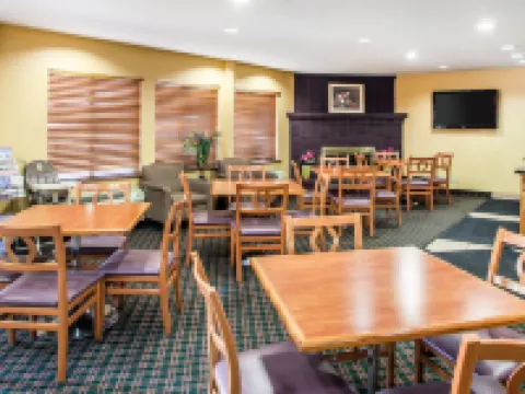 Sonesta Essential des Moines Hotels in Des Moines