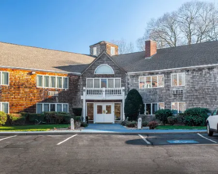 Gold Star Inn & Suites Hotels in Groton