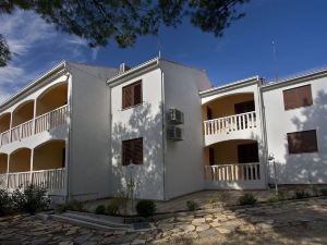 Beach Apartments Lavica