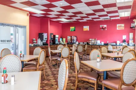 Days Inn by Wyndham Carlisle North Отели рядом с достопримечательностью «Carlisle Sports Emporium»