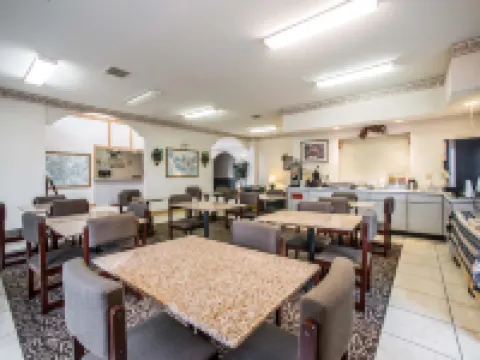 Quality Inn & Suites Caseyville - St. Louis Hotels in Caseyville