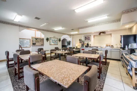 Quality Inn & Suites Caseyville - St. Louis