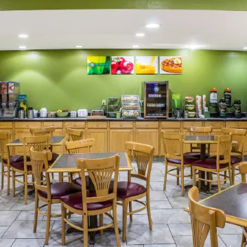 Quality Inn Newton at I-80