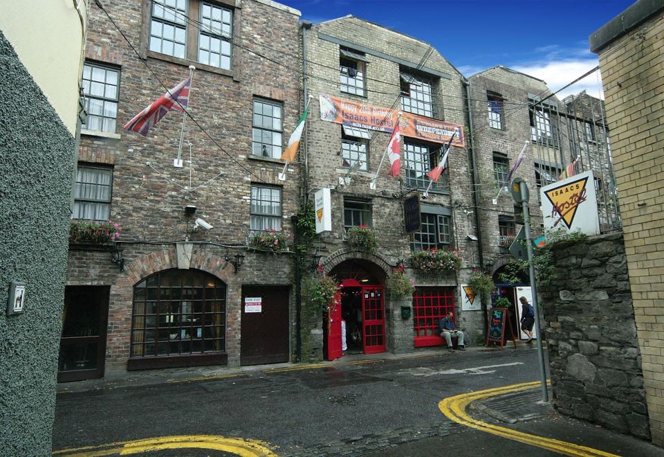 Isaacs Hostel-Dublin Updated 2023 Room Price-Reviews & Deals | Trip.com