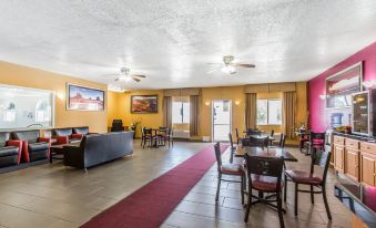 Rodeway Inn & Suites