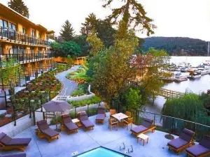 Brentwood Bay Resort & Spa