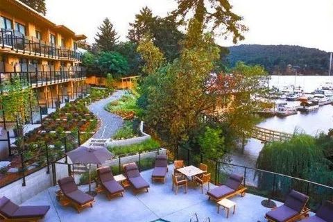 Brentwood Bay Resort & Spa