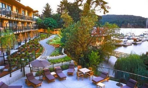 Brentwood Bay Resort & Spa