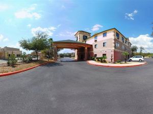 Days Inn & Suites by Wyndham San Antonio North/Stone Oak