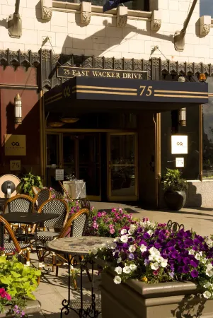 Club Quarters Hotel, Wacker at Michigan