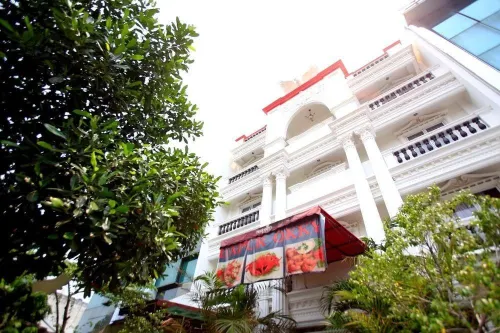 RedDoorz Plus @ Guntur Raya Setiabudi - parking