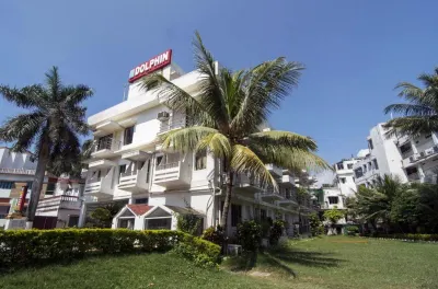 Hotel Dolphin Các khách sạn gần Wonder Land (Kajal Dighi)