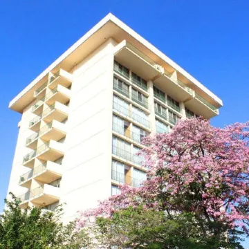 Courtleigh Hotel & Suites