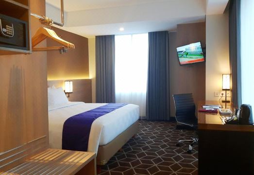 스위스 벨린 툰중간 수라바야