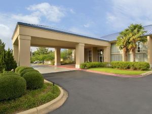 Economy Inn & Suites