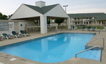 Moberly Inn & Suites
