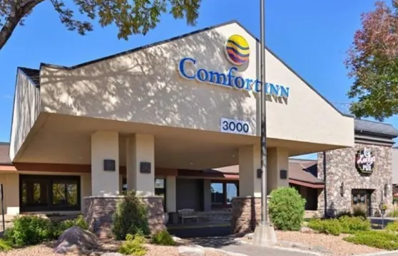 普利茅斯-明尼阿波利斯舒適酒店