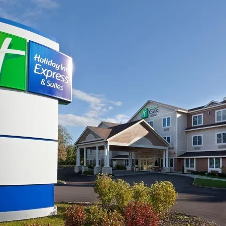 Holiday Inn Express & Suites TILTON - LAKES REGION by IHG