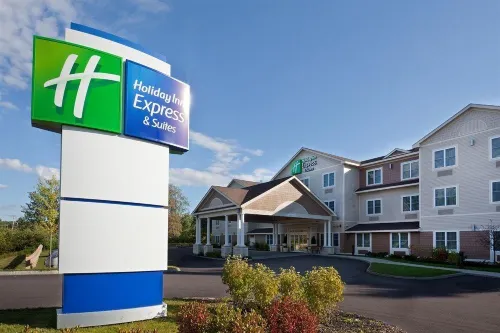 Holiday Inn Express & Suites Tilton - Lakes Region Hotels in Tilton