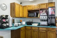 Travelodge by Wyndham Spearfish - breakfast