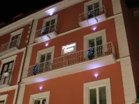 Palazzo Tasso Hotels near Peter's Beach