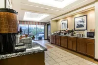 Clarion Inn Near Lookout Mountain - breakfast