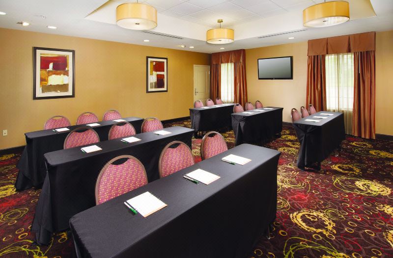 La Quinta Inn & Suites by Wyndham Smyrna TN - Nashville photo 3
