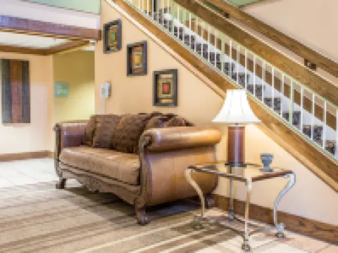 ควอลิตี้อินน์ เซนต์โรเบิร์ต - ฟอร์ตเลนนาร์ด วูด โรงแรมในSaint Robert