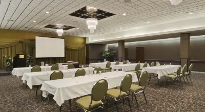 Ramada Plaza by Wyndham Calgary Downtown Hotels near Harry Hays Building