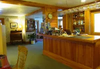 Harbourview Inn - С баром