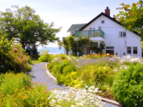 Sooke Harbour House Hotels in Sooke