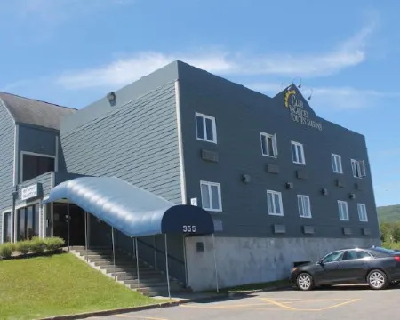 Condos Vacances Msa - Incluant Piscine et Spas extérieurs chauffés à l'Année!! ボーブレのホテル