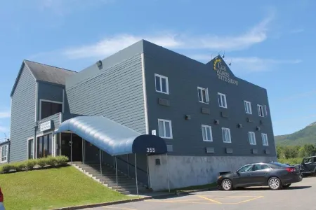 Condos Vacances Msa - Incluant Piscine et Spas extérieurs chauffés à l'Année!!