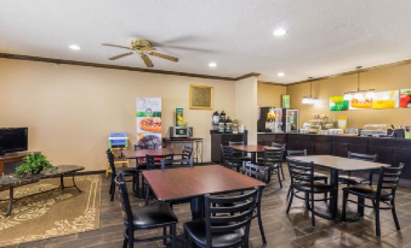 Econo Lodge Luverne I-90