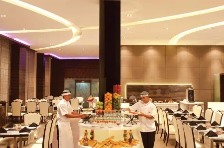 Grand Estancia Salem