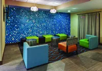 La Quinta Inn & Suites by Wyndham Midwest City - Tinker AFB Hotels in Midwest City