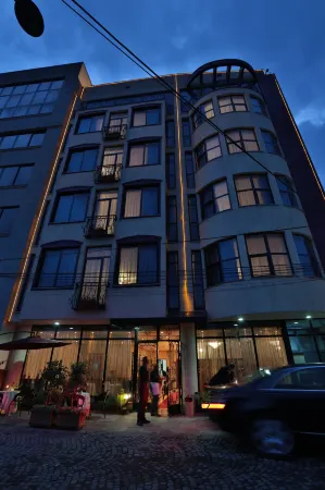 The Residence Hotel Отели рядом с достопримечательностью «AU Conference Center»