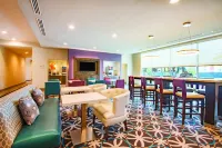 La Quinta Inn & Suites by Wyndham York Hotels in Shiloh