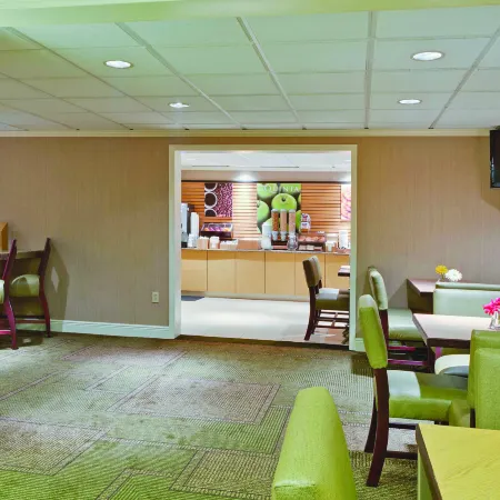 La Quinta Inn & Suites by Wyndham Naples East (I-75)