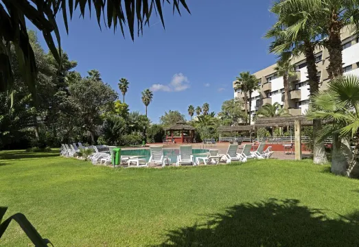 Hotel Afrah - Housity